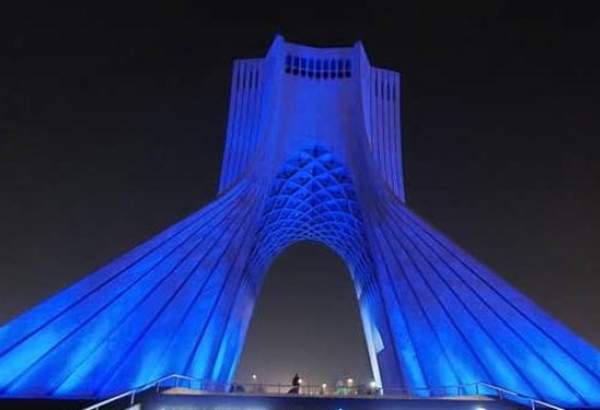 برج آزادی به مناسبت روز جهانی دیابت آبی شد