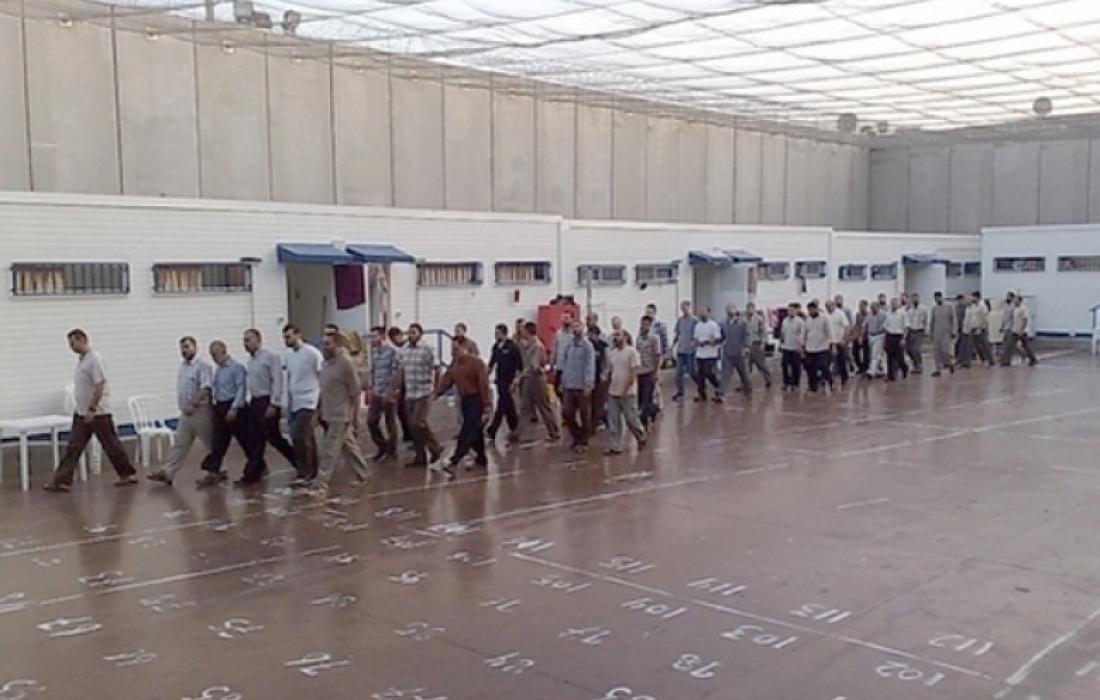 خمسة أسرى يواصلون الاضراب عن الطعام وخطر حقيقي يهددم فی سجون الاحتلال
