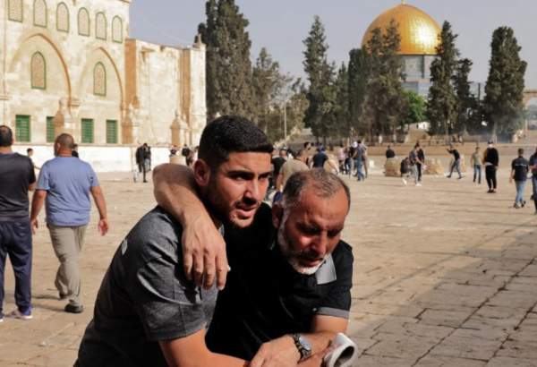Des colons sionistes attaquent la mosquée Al-Aqsa en territoire occupé