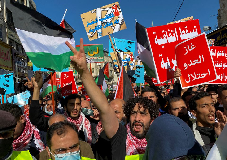 Jordanians protest water-energy deal with Tel Aviv regime