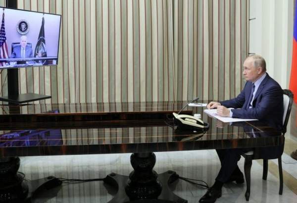 بائیڈن اور پوٹن نے روس اور یوکرین کشیدگی کے درمیان بات چیت