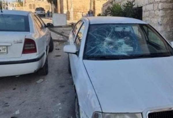 Israeli settlers target Palestinian cars in latest round of aggression in al-Quds