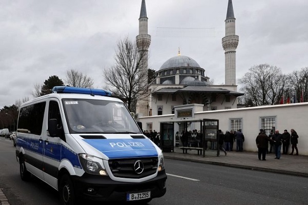 حمله افراد نقابدار به مسجدی در شرق آلمان