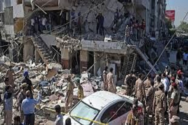 10 کشته در انفجار کراچی پاکستان
