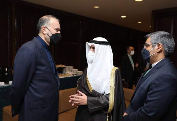 دیدار و گفتگوی وزیر امور خارجه با همتای کویتی