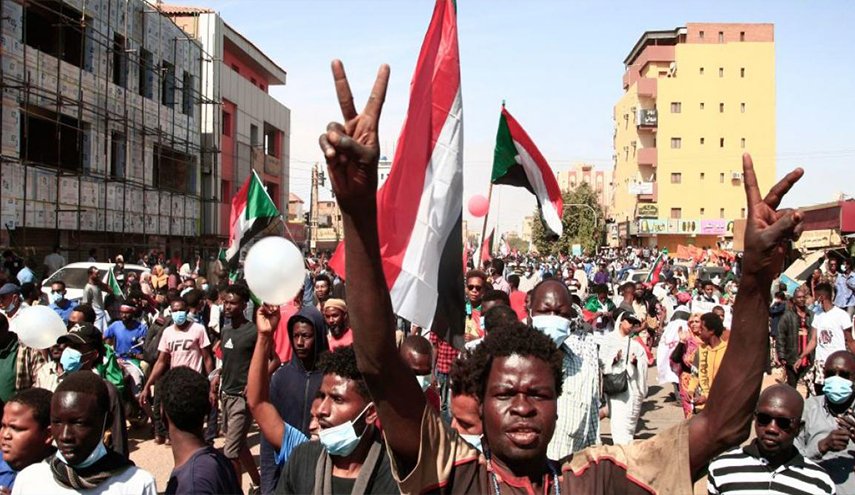قطع الانترنت عن الهواتف المحمولة قبيل انطلاق مظاهرات  اليوم السبت في السودان