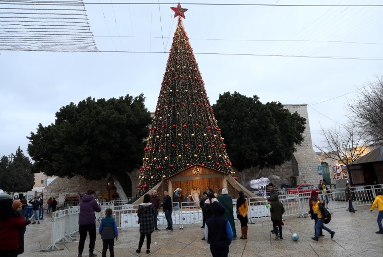 بيت لحم تدعو لانهاء الاحتلال و تقيم الصلوات في كنيسة المهد بعيد الميلاد  