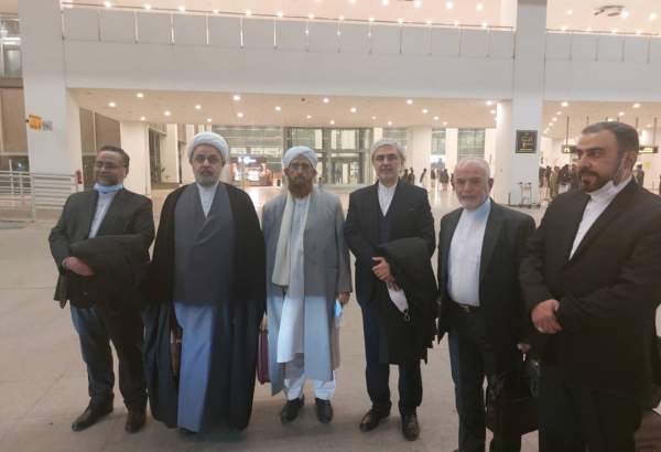 Top cleric arrives in Islamabad to meet religious leaders