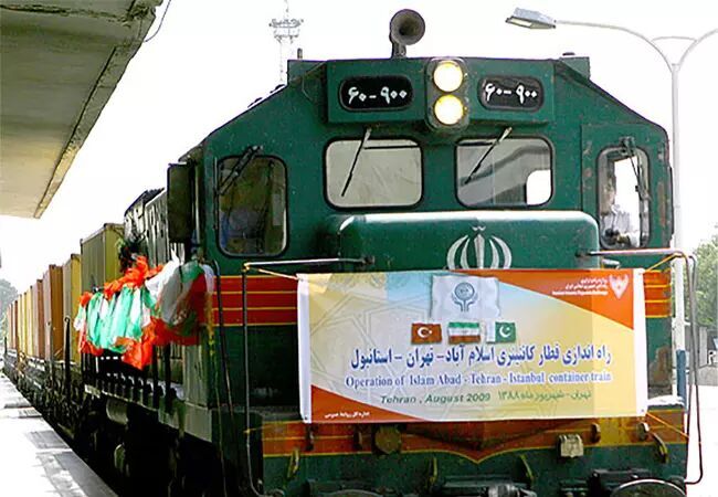 زاهدان تستقبل اول قطار ترانزيت السلع بين باكستان وايران وتركيا