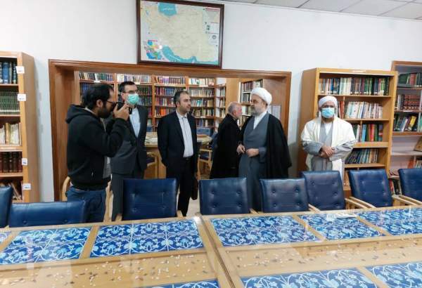 Huj. Shahriari visits Iran’s Cultural Center in Lahore