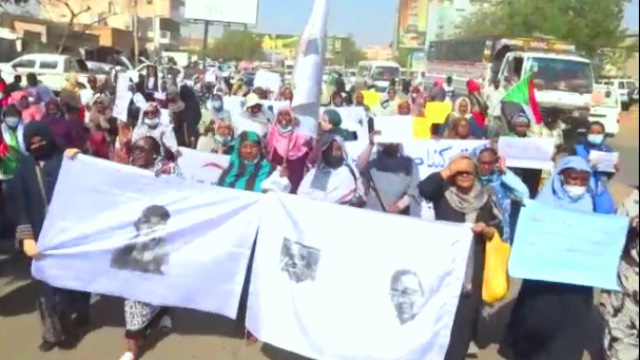 موكب لأمهات الشهداء في الخرطوم إحتجاجا على"قتل متظاهرين"