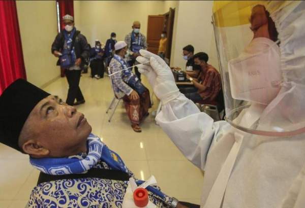 Des musulmans indonésiens partent pour accomplir le Hajj  
