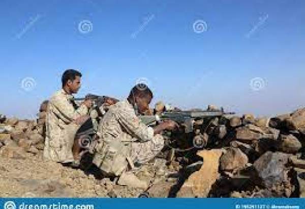 Yemeni army launches rockets at positions of Emirati mercenaries