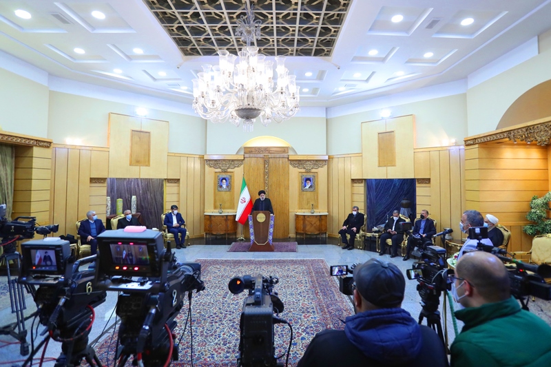 الرئيس الايراني يستعرض نتائج زيارته الى روسيا