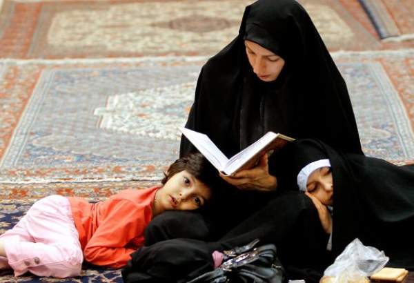Iranians mark birth anniversary of Hazrat Zahra, Mother