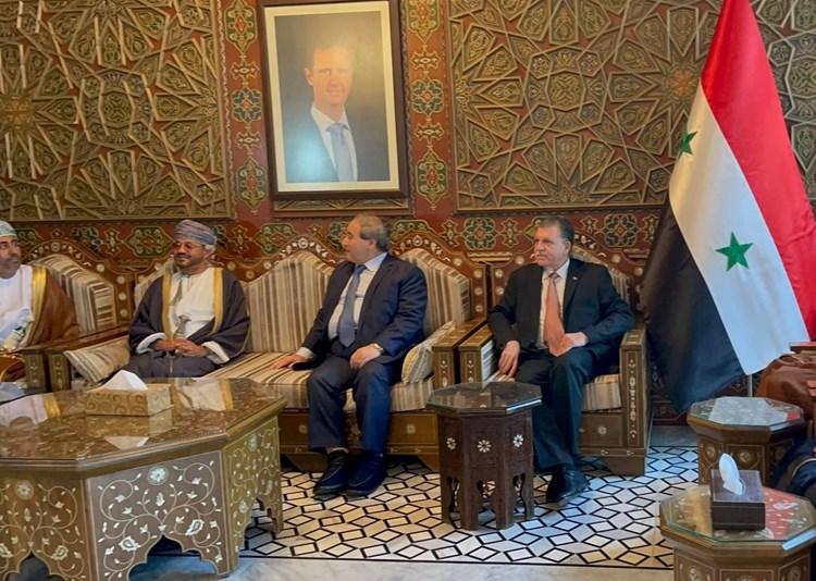 وزير الخارجية العُماني من دمشق: نتطلّع إلى عودة اللُحمة العربية
