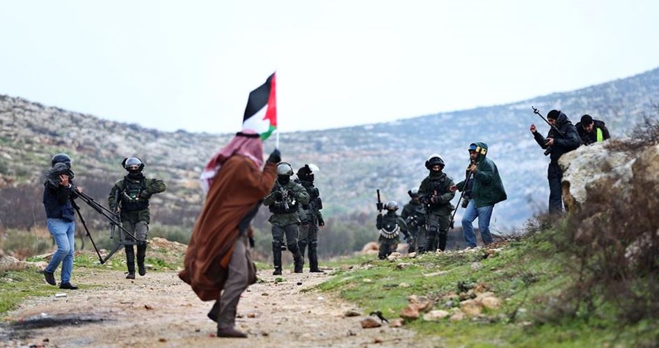 إصابة عشرات الفلسطينيين خلال مواجهات مع الاحتلال في نابلس وقلقيلية