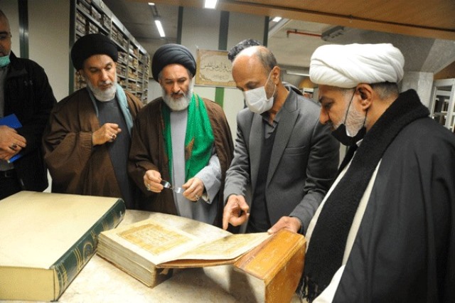 الحسنی : مكتبة العتبة الرضوية من أغنى المكتبات على مستوى العالم الإسلامي  