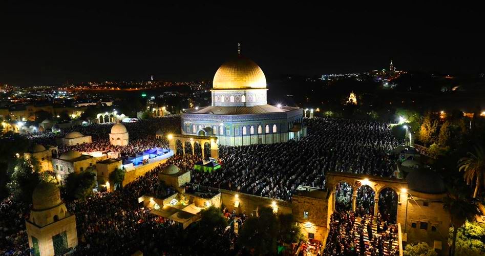 Des milliers de Palestiniens ont effectués les rites de la 27ème nuit du mois sacré de Ramadan à Al-Aqsa  