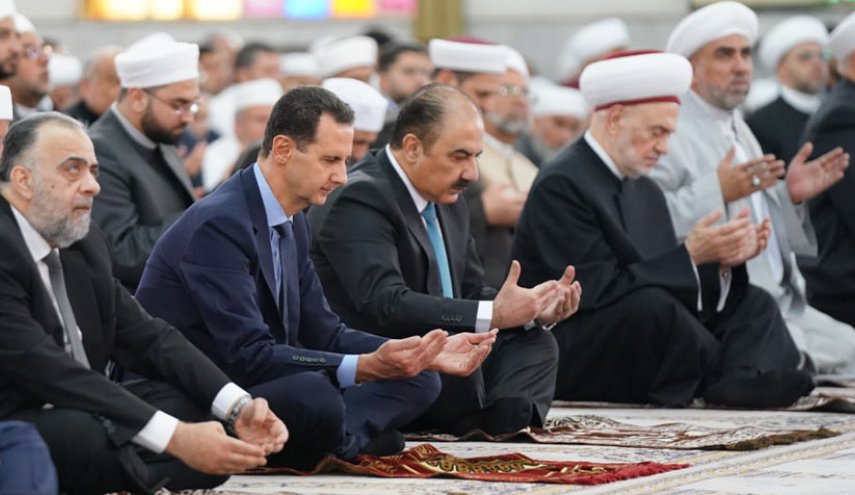 حضور بشار اسد در نماز عید فطر مسجد جامع الحسن در دمشق  