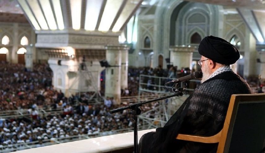 قائد الثورة الاسلامية يلقي كلمة في مرقد الامام الخميني