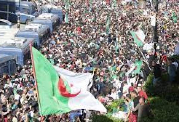 "فرانس ایک ابدی دشمن ہے" الجزائر میں ایک رجحان بن گیا