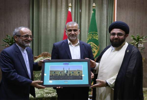 عراق میں "بین الاقوامی روابط‘‘ کے تحت منعقد کانفرنس میں ایران کے مقدس مزارات کے متولیوں کی شرکت