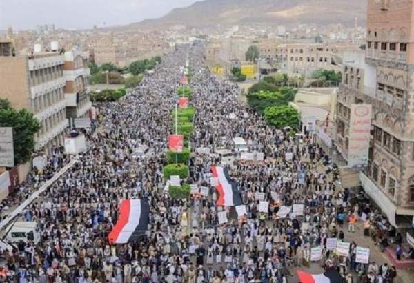 Yemenis hold massive protest against Saudi-led invasions
