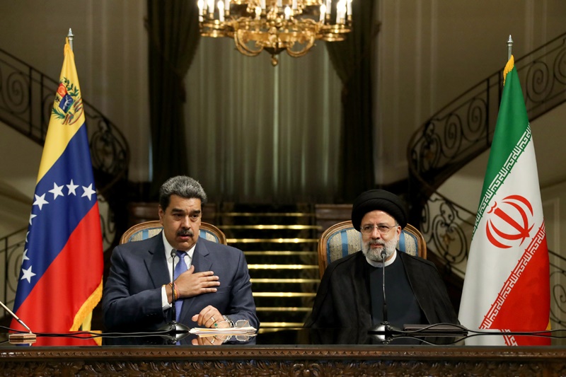 مادورو: لطهران وكراكاس تعاون وثيق في المجال الدفاعي والاقتصادي