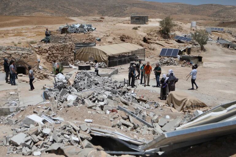 1200 فلسطيني في الضفة الغربية يواجهون خطر الطرد