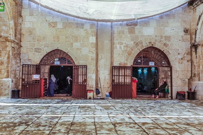 أوقاف القدس تحذر من اقتحام مصلى باب الرحمة بالمسجد الأقصى الاحد