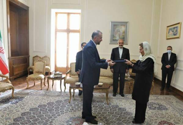 Iranian FM receives credentials of Swiss, Lithuanian ambassadors
