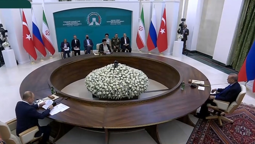 انطلاق قمة أستانا في طهران بحضور رؤساء إيران وروسيا وتركيا