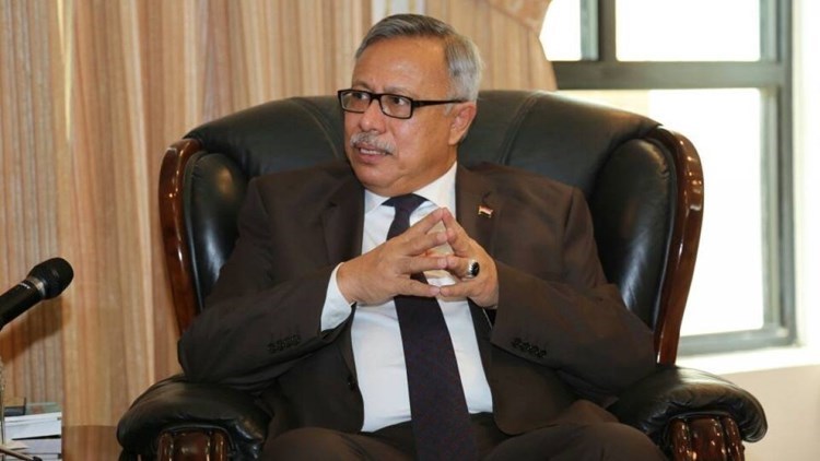 رئيس حكومة صنعاء الدکتور عبد العزيز بن حبتور