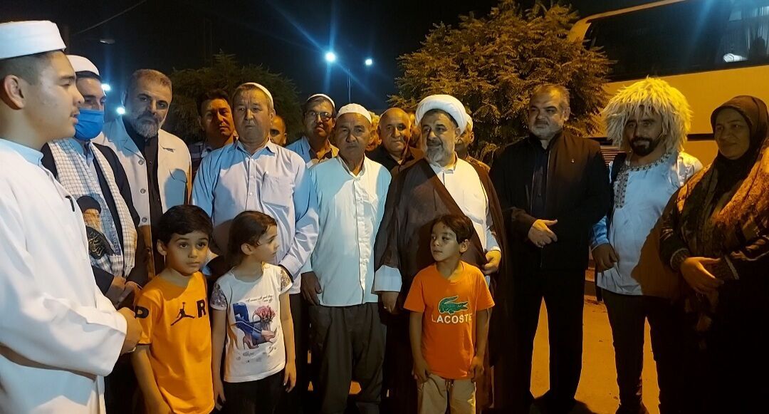 قافلة من اهل السنة بمحافظة كلستان الايرانية تشارك في مسيرة الاربعين