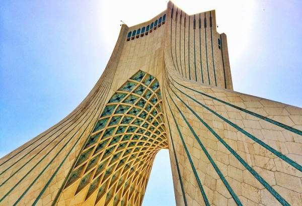 افتتاح هفتمین یادواره صلح در برج آزادی تهران