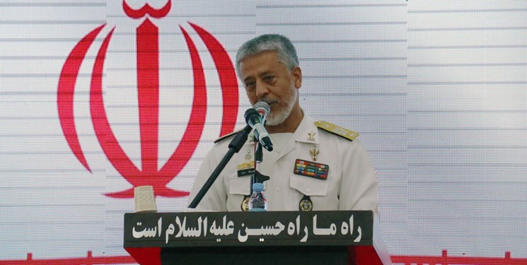 حضور نیروی دریایی ارتش در آب‌های آزاد نشان‌دهنده اقتدار ایران اسلامی است