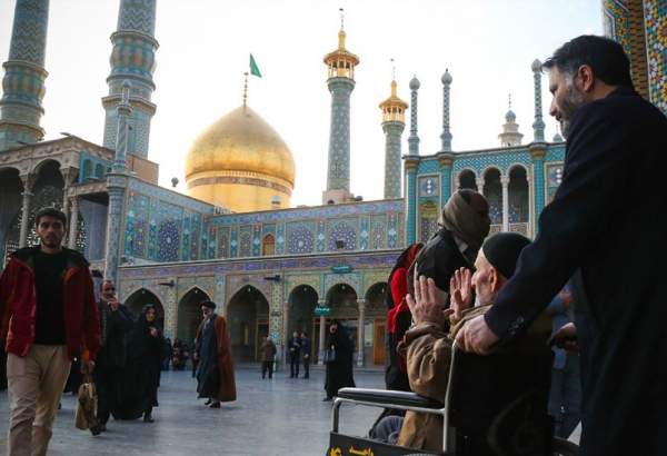 Elders welcomed to holy shrine of Imam Reza, Mashhad (photo)  