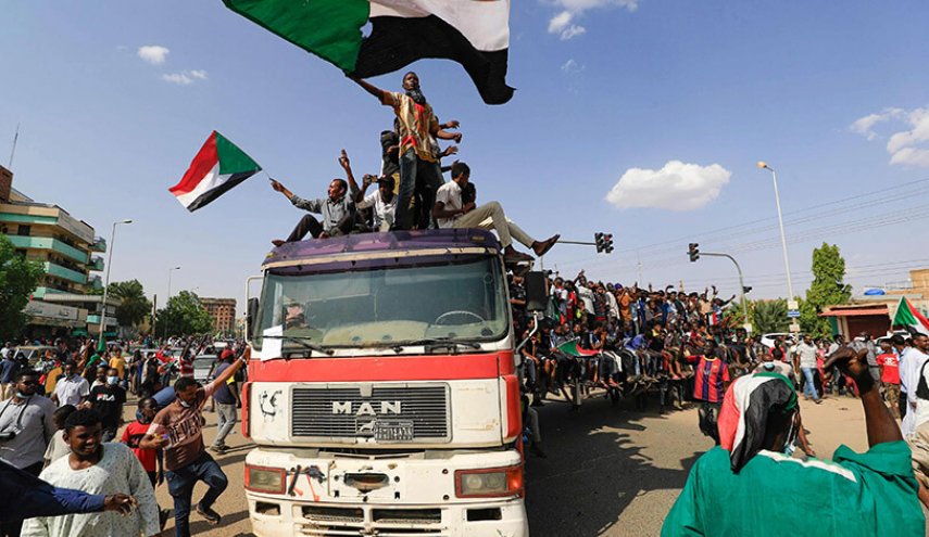 السودان أسير الانقلاب..دوامة أزمات وفوضى