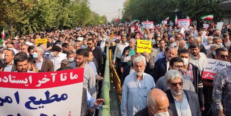 مسيرات حاشدة في مختلف مدن ايران تندد بالعمل الارهابي في شيراز