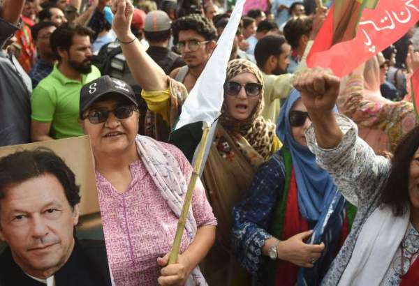 Protests erupt across Pakistan following Imran Khan assassination