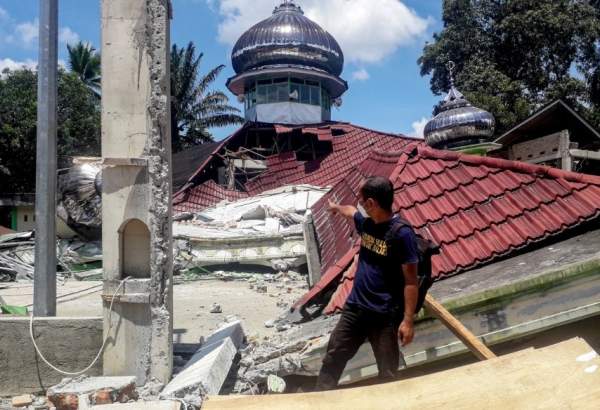 Plus de 40 morts et 700 blessés dans le tremblement de terre en Indonésie