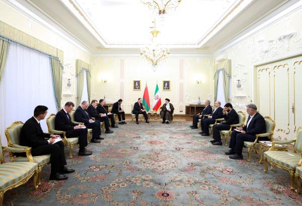 رئيسي :  تطوير العلاقات بين إيران وبيلاروسيا من حلول ابطال الحظر واجتيازه