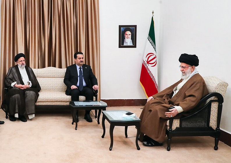 رئيس الوزراء العراقي يلتقي بسماحة الامام الخامنئي