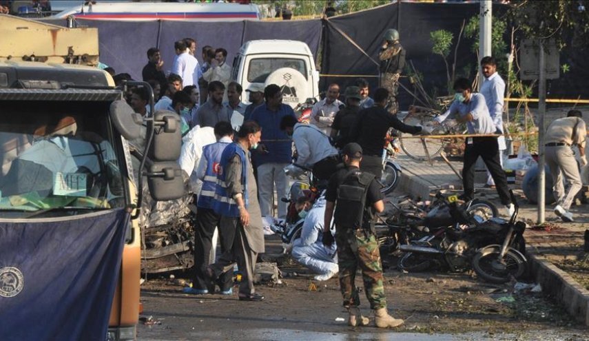 هجوم انتحاري غرب باكستان  أسفر عن مقتل 3 أشخاص وإصابة 23 آخرين