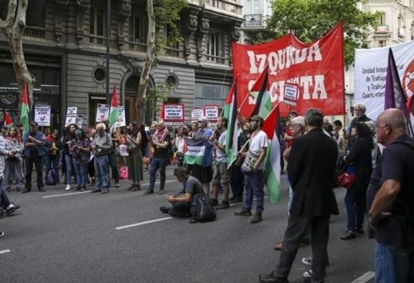 "اسرائیل فاشسٹ ہے،" ارجنٹائن میں فلسطین کی حمایت میں مظاہرین