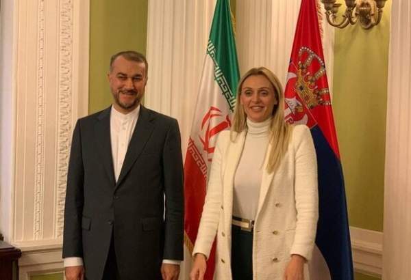 Le ministre iranien des Affaires étrangères rencontre le ministre serbe de l