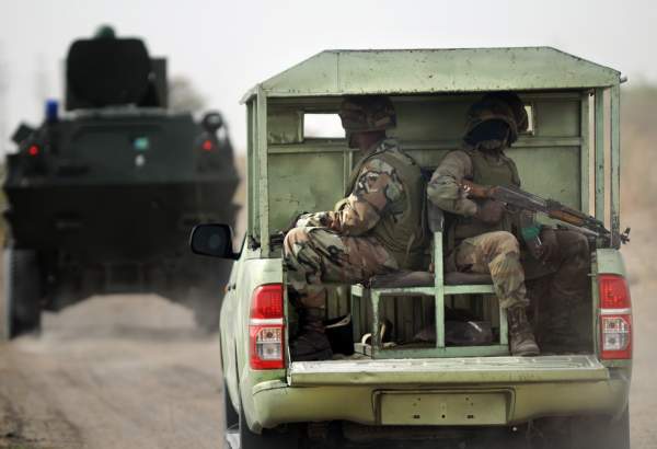 Les troupes nigérianes tuent des dizaines d