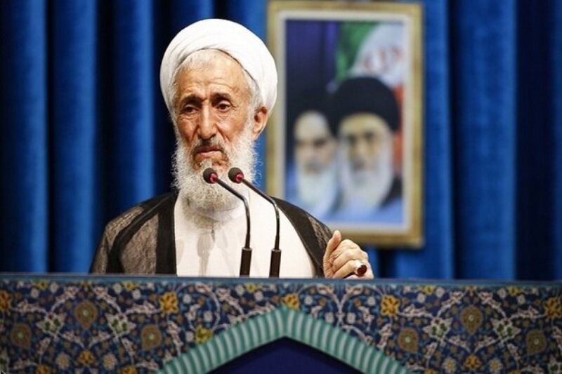 خطيب جمعة طهران : العدو حاول من خلال الفتنة العمياء المساس بالارتباط بين الامة والامام