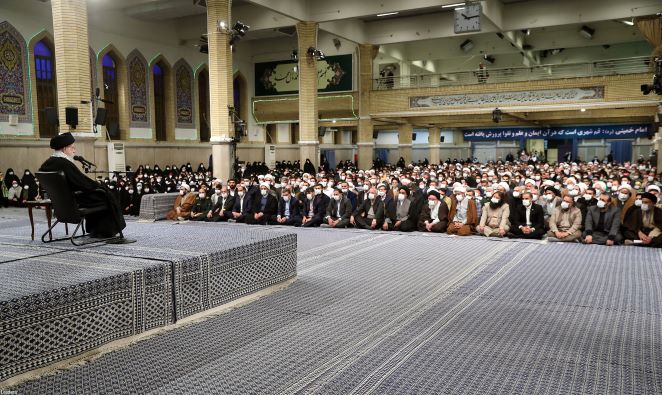 Supreme Leader admits people of Qom on uprising anniversary (photo)  <img src="/images/picture_icon.png" width="13" height="13" border="0" align="top">